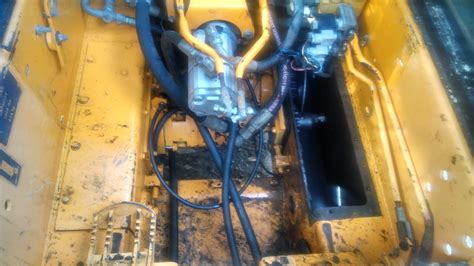 mustang skid steer oil leak|Older Mustang 940 hydraulic issue .